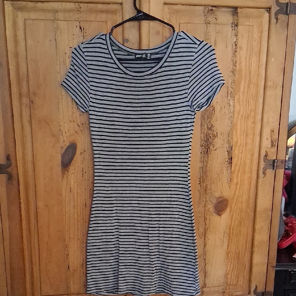 Popular Basics Black and White Fitted Short Sleeve Dress